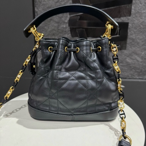 迪奧/Dior 小號 Dior Jolie 水桶包 黑色牛皮革超大藤格紋 手提包斜挎包