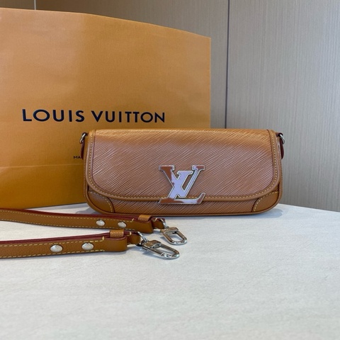 LV Buci焦糖色水波紋法棍包 芯片款