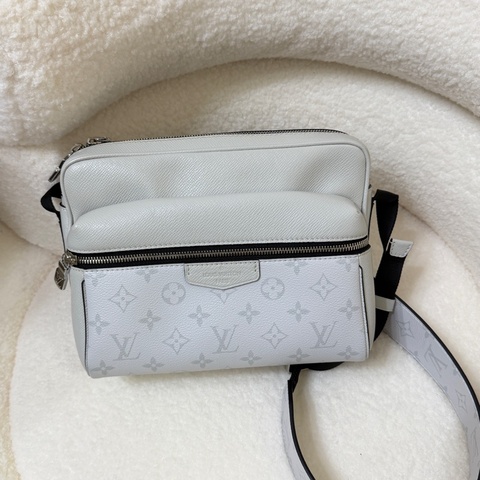 LOUIS VUITTON 老花Outdoor 郵差包（芯片款）