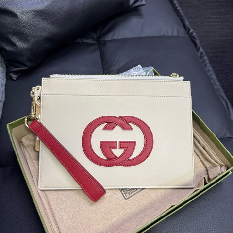 Gucci 米白色小牛皮紅色雙G Interlocking手拿包