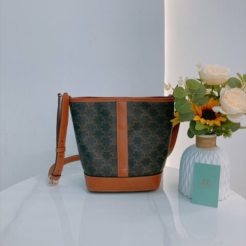 MS0833	Celine 思琳經典花紋水桶肩帶包包 Triomphe Bucket Small Calfskin and Canvas Tan x GHW