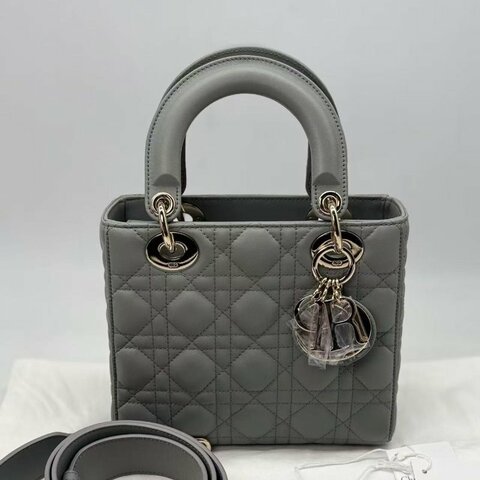 Dior 黛妃四格 灰色 金扣 羊皮 20*17*8  98新配件塵袋 肩帶 保卡 盒子
