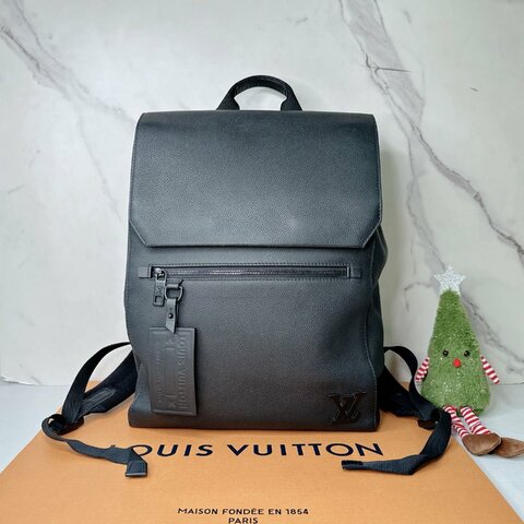 LV Aerogram Flap粒面皮革後背包