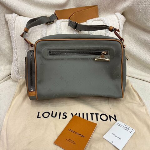路易威登 Louis Vuitton 鈦合金鐳射 相機包 灰色 皮革拼帆布 銀色 閒置新