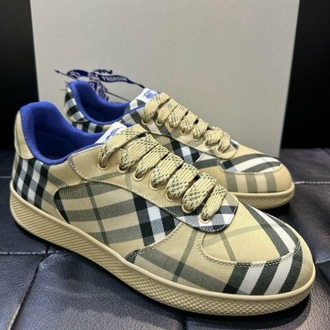 💎Han's house精品服飾💎BURBERRY 格紋 鞋原價23300