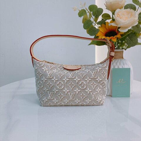 MS0834	Louis Vuitton路易威登迷你特別經典花紋肩帶包包 Pochette Hills Bag Mongram Embleme Jacquard Canvas Grey x Cream