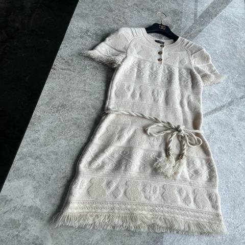 Chanel 18C希腊系列米色针织连衣裙fr34（附腰带）