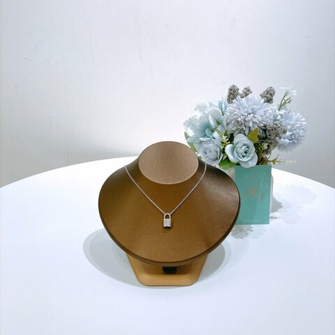 TW4989 Louis Vuitton 路易威登 925銀飾 鎖頭項鍊 Silver Lockit 925 Necklace