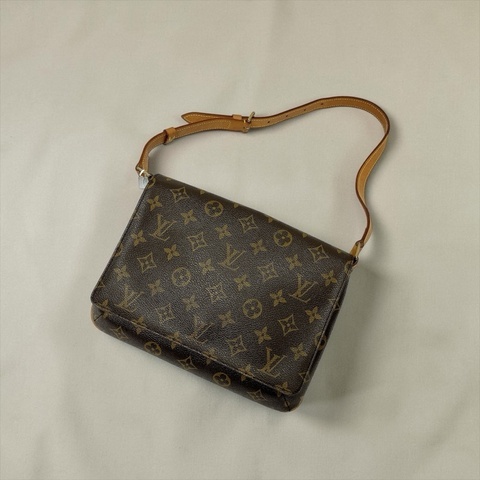 莉亞精品♡ LV M51257 老花王菲包 肩背包 二手美包