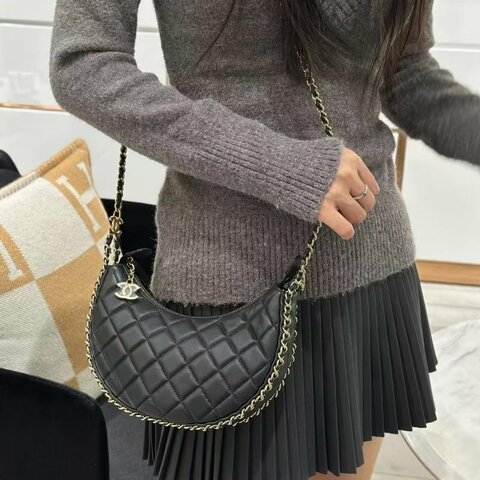 CHANEL  皮穿鏈造型拉鏈鏈包 黑色 晶片