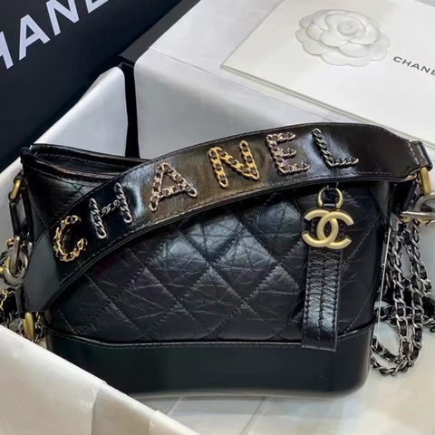 Chanel • 經典Gabrielle 黑金字母皮穿鏈手柄流浪包 小號 🈶保卡