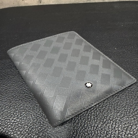 MontBlanc 萬寶龍 Extreme 風尚系列 3.0 壓花牛皮6卡對折釦式短夾