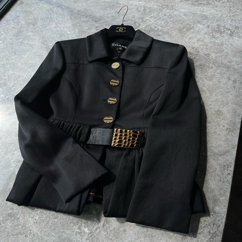 Chanel 19年埃及系列黑金真丝外套附腰带fr34