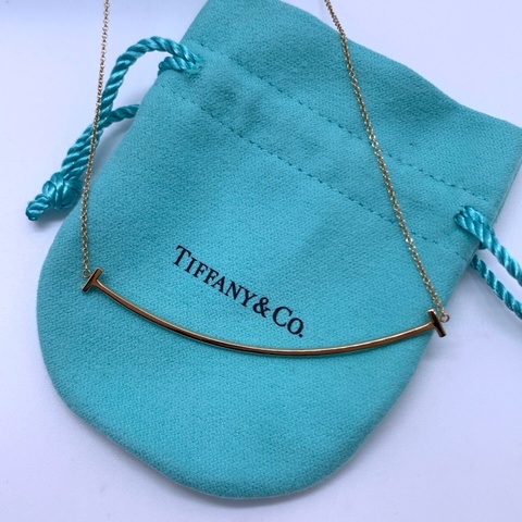 Tiffany 蒂芙尼 T系列 smile 笑臉項鍊 大號 玫瑰金 鏈長約：46cm 簡單大方的設計 適合日常搭配