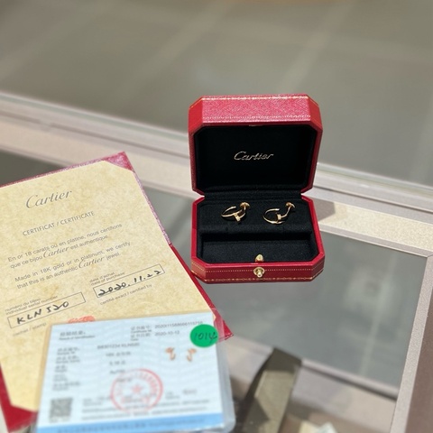 卡地亚Cartier钉子耳钉
