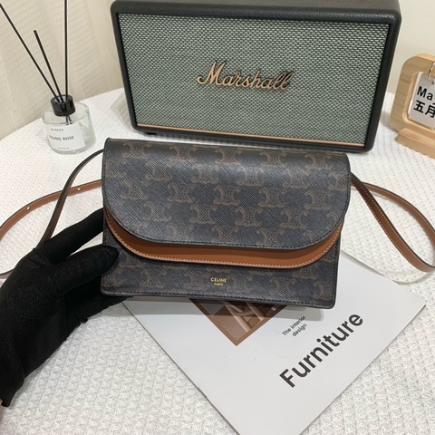 Celine woc信封包🫶🏻店內現貨✅