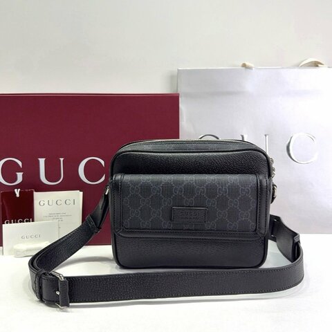 GUCCI GG Supreme皮革帆布斜背包