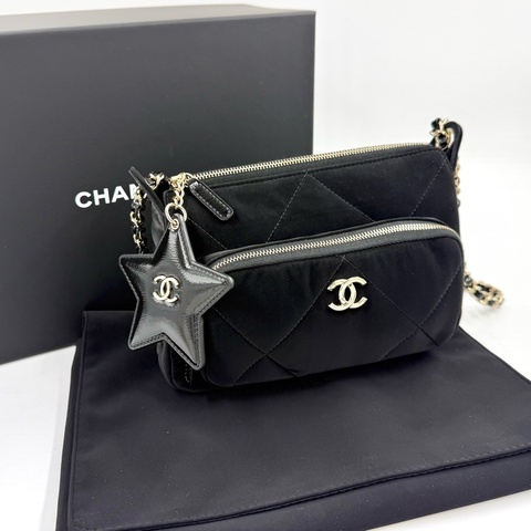 Chanel🖤黑滑雪絨星星吊飾25N相機包AP4771