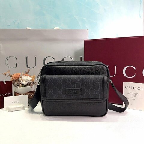 GUCCI GG Supreme帆布皮革斜背包