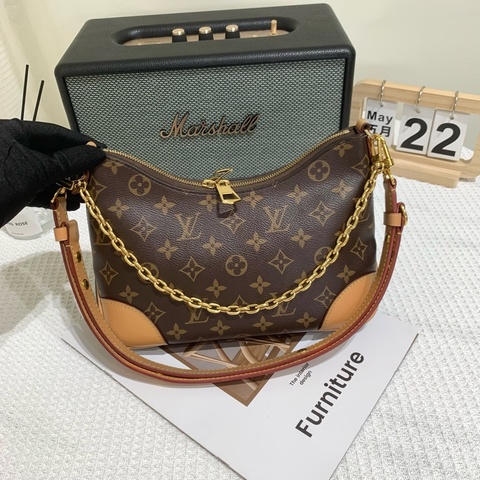 LV黃牛角包🥐店內現貨✅