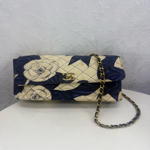 Vintage Chanel Flats bag