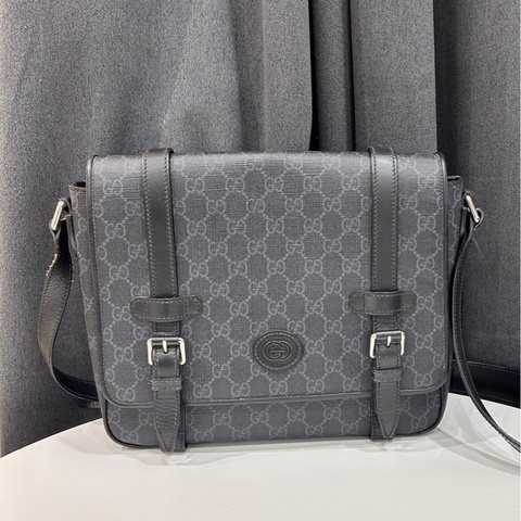古馳Gucci 黑老花男士郵差信使包單肩斜挎包尺寸 28*8.5*24cm
