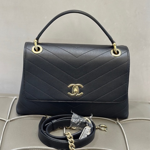 Chanel/香奈兒 coco handle 中號 V紋 黑色 黑金小牛皮 手提挎包 27開 尺寸：24*16cm