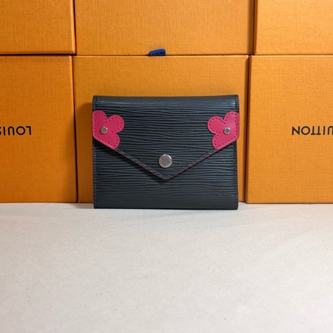 🌸限時驚喜 即將下架 LV 路易威登 Louis Vuitton 黑epi 水波紋 限量🌸🌸 翻蓋3折8卡零錢袋短夾 錢包