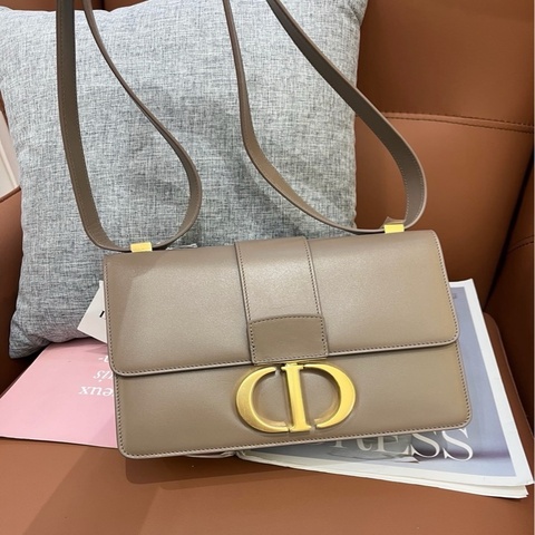Dior 30 Montaigne 包 奶茶