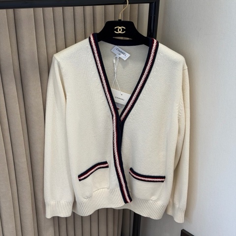 Chanel 26p米色撞色红蓝条纹开衫fr40