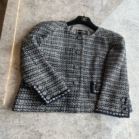 Chanel 邮轮系列灰黑色粗花呢外套fr38