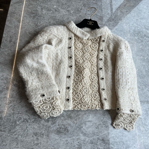 Chanel 15年萨尔茨堡系列米色蕾丝外套fr36