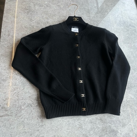 Chanel 黑色针织开衫fr36