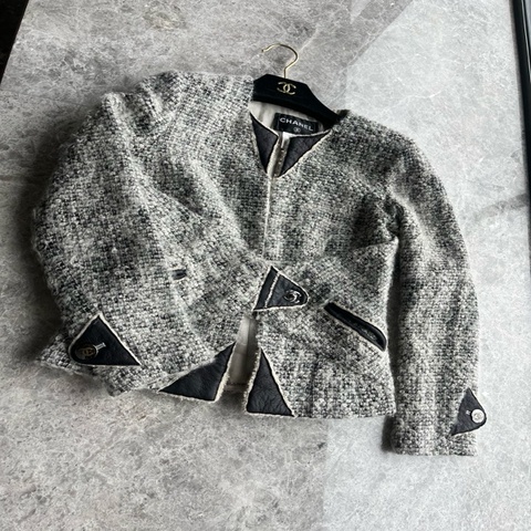 Chanel 10年灰黑色书包扣外套fr38