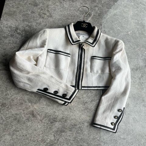 Chanel 95p黑白拼色套装fr38
