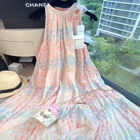 Chanel 26C玛德琳连衣裙带胸针fr34