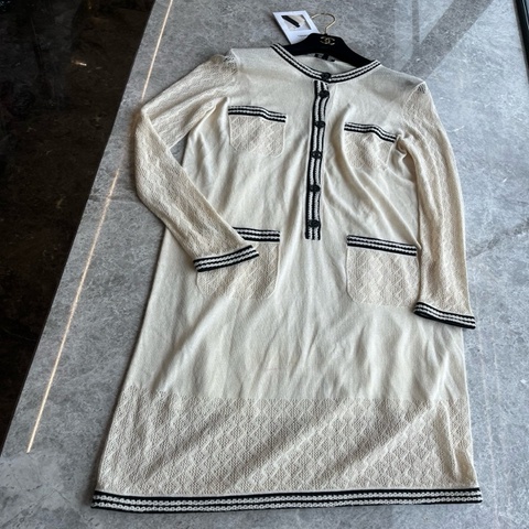 Chanel 19年米色针织长裙fr38(附内衬）~~