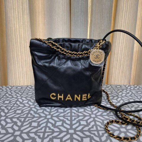 二手近全新閒置品 芯片款 CHANEL 22s Mini Handbag 牛皮黑金 HOBO BAG