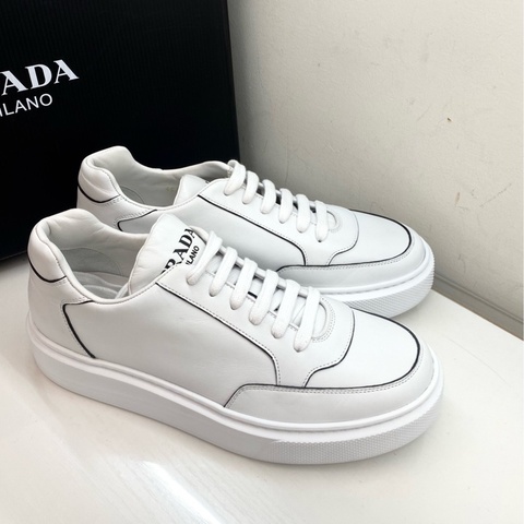 全新閒置 Prada/普拉達 男士低幫黑白塗鴉板鞋 牛皮材質 尺碼6碼 相當於40.5碼
