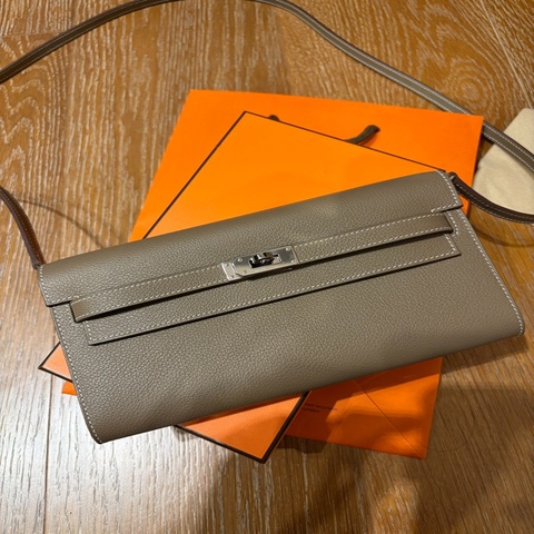 Hermes Kelly to go 大象灰銀扣 2025年購入