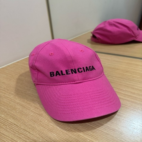 Balenciaga 巴黎世家粉色帽子