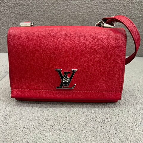 路易威登 Louis Vuitton Lock Me BB 郵差包 紅色 牛皮 銀扣