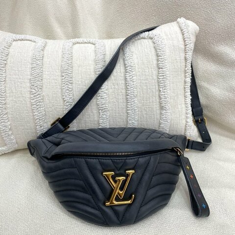 路易威登 Louis Vuitton New Wave 胸包腰包 黑色 牛皮 金扣 芯片