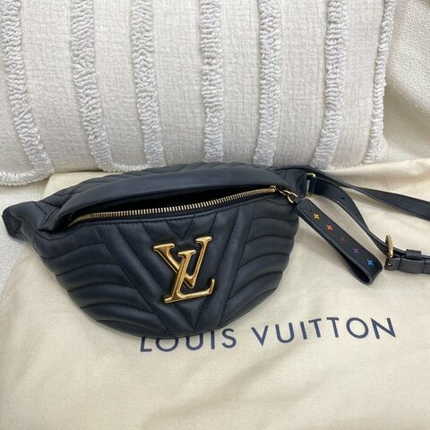 路易威登 Louis Vuitton New Wave 胸包腰包 黑色 牛皮 金扣 芯片