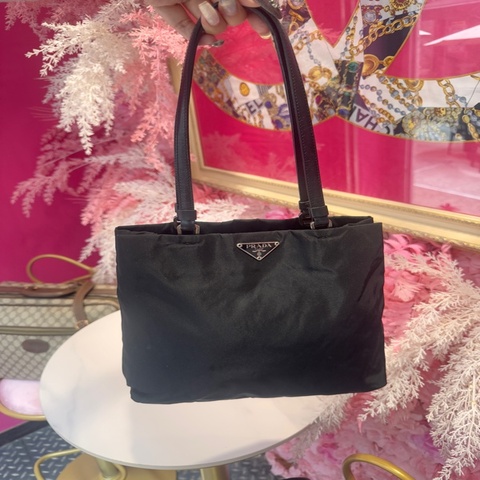 Prada 帆布肩背包