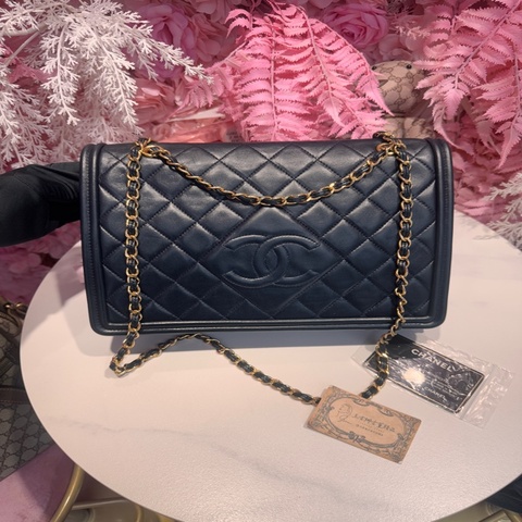 Chanel 深藍菱格羊斜背包