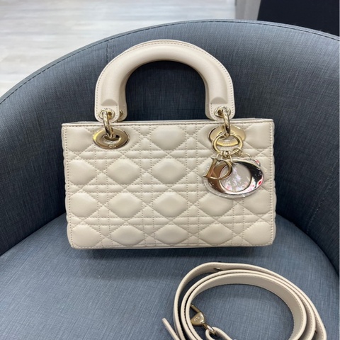 Lady dior 奶茶色黛妃包