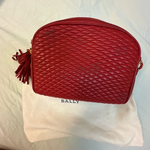 Bally 紅色流蘇貝殼包
