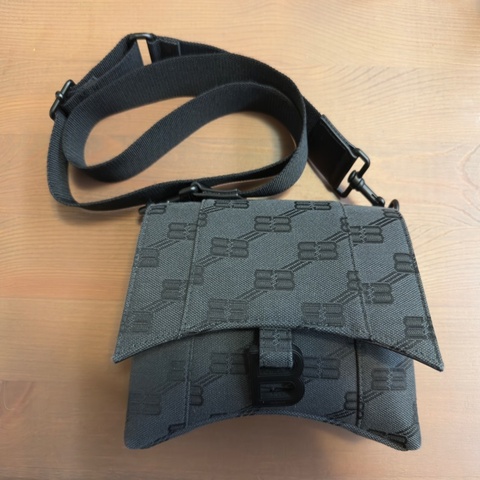 Balenciaga 灰色肩背包