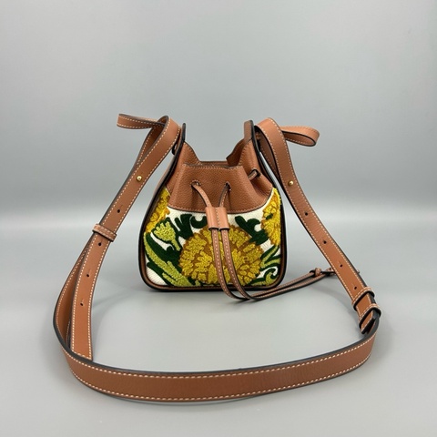 Loewe 羅意威 Hammock藝術家聯名刺繡款吊床斜挎包